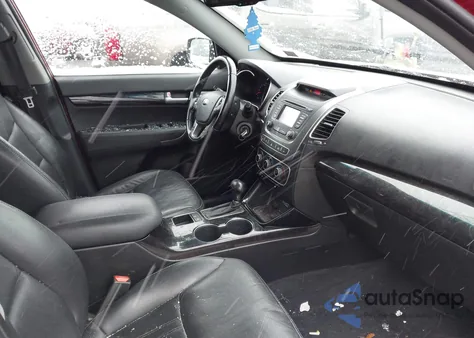 2015 Kia Sorento Lx z USA, uszkodzony, nr VIN 5XYKTCA64FG651655